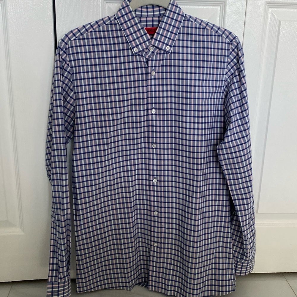 HUGO dress shirt. Neck 16/ Arm 32/33/ Size 38.